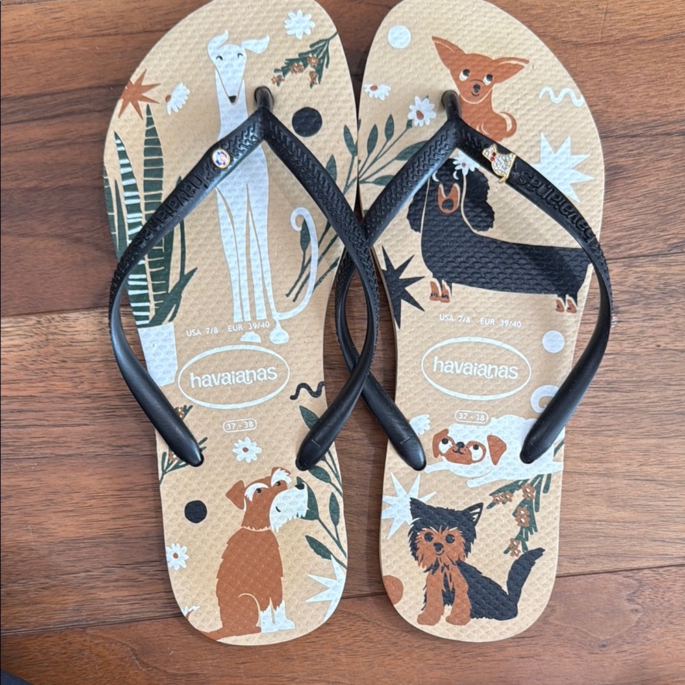 Havaianas Dog Print and jeweled Flip Flops - women’s size 7/8 Brazil 37/38 - New